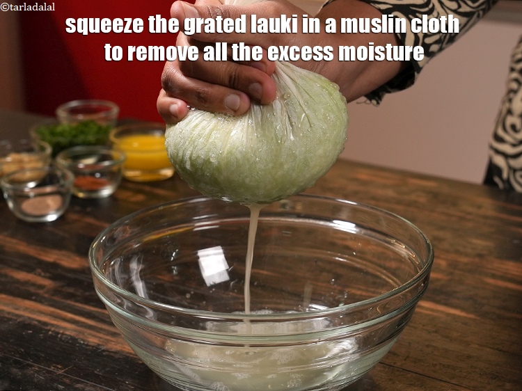 Step 3 – To make <strong>lauki paratha recipe | dudhi paratha | stuffed lauki paratha | bottle gourd …