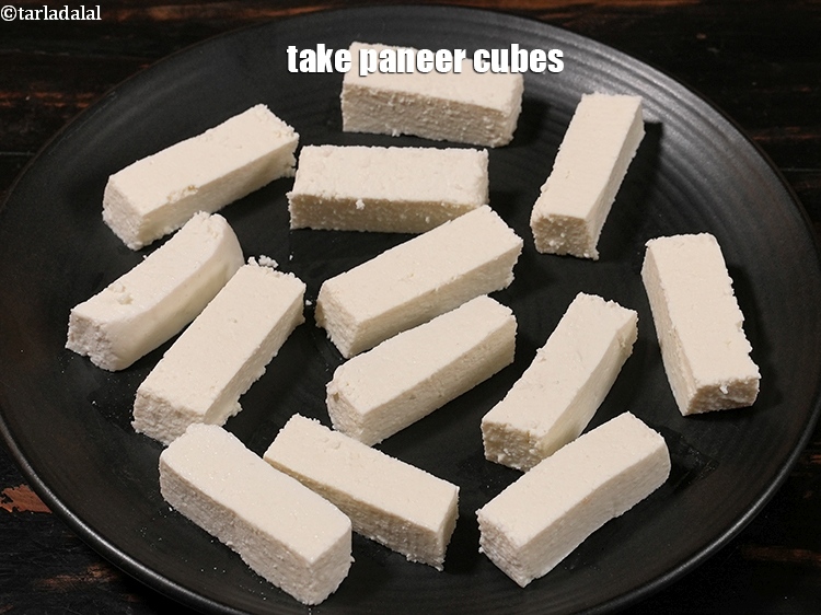 स्टेप 3 – <strong>पनीर कोरमा रेसिपी</strong>&nbsp;बनाने के लिए&nbsp;२ कप&nbsp;<a href=""https://www.tarladalal.com/glossary-paneer-cubes-cottage-cheese-cubes-hindi-1002i"">पनीर के क्यूब्स</a>&nbsp;मिलाएं ।