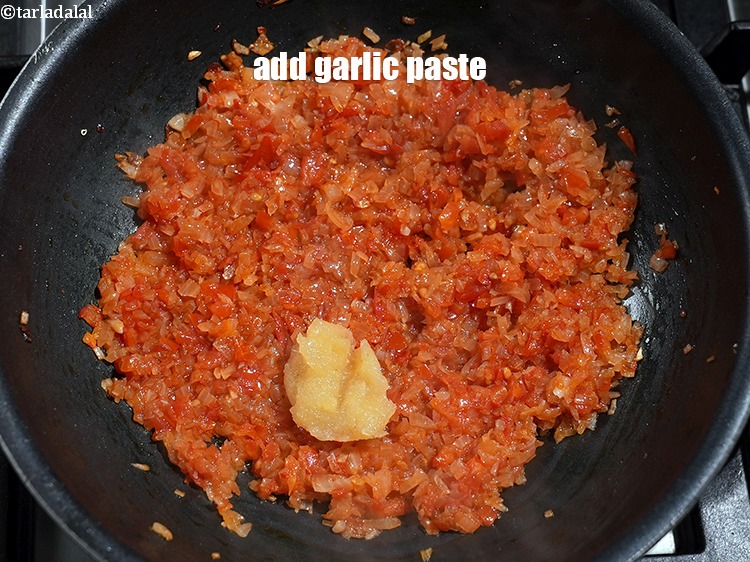 Step 12 – Add 2 tsp <a href="https://www.tarladalal.com/glossary-garlic-paste-lehsun-ki-paste-lahsun-ki-paste-350i">garlic (lehsun) paste</a>.