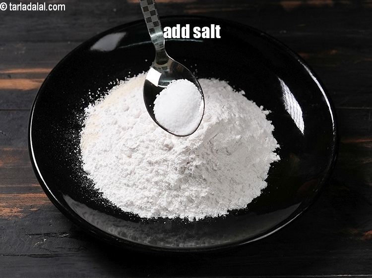 स्टेप 12 – स्वादानुसार नमक डालें।