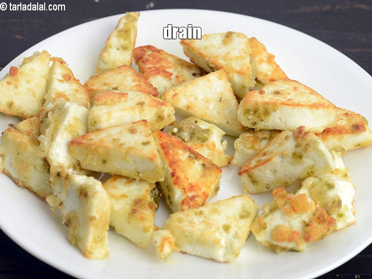 Step 13 – Drain on an absorbent paper. Keep aside.&nbsp;