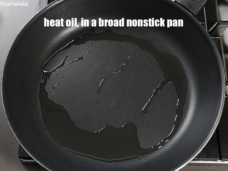 Step 12 – To make <strong>paneer makhanwala recipe&nbsp;|&nbsp;dhaba style makhanwala paneer&nbsp;|&nbsp;instant paneer butter masala&nbsp;|</strong> heat 1 tbsp oil, …