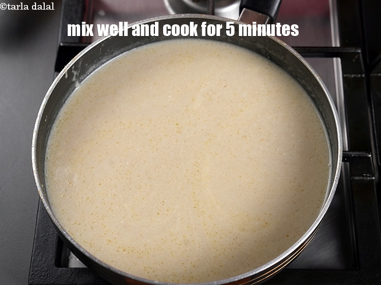 स्टेप 12 – अच्छी तरह मिलाएं और लगातार हिलाते हुए मध्यम आंच पर …