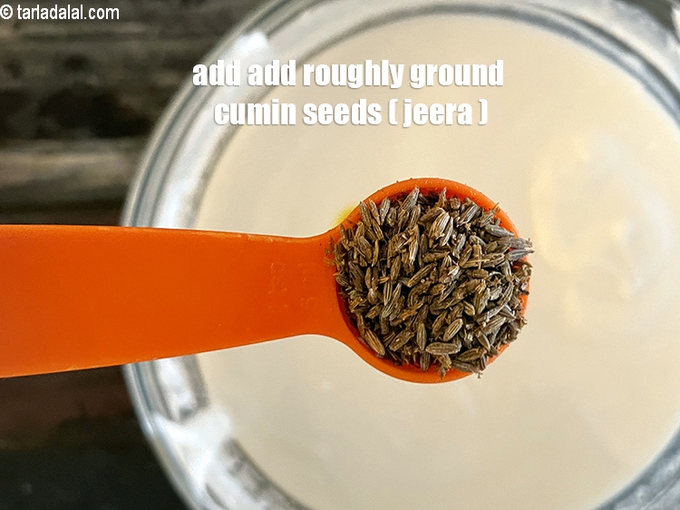 Step 15 – Add&nbsp;<meta charset="UTF-8" />1 tsp&nbsp;<a href="glossary-cumin-seeds-jeera-zeera-381i">cumin seeds (jeera)</a>&nbsp;, roughly ground.