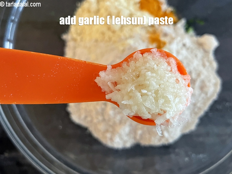 Step 12 – Add&nbsp;<meta charset="UTF-8" />1 tsp&nbsp;<a href="glossary-garlic-paste-lehsun-ki-paste-lahsun-ki-paste-350i">garlic (lehsun) paste</a>.