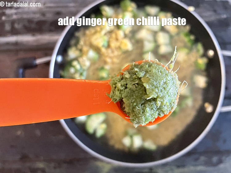 Step 21 – Add&nbsp;<meta charset="UTF-8" />1 tsp&nbsp;<a href="glossary-ginger-green-chilli-paste-adrak-mirch-ki-paste-adrak-mirchi-paste-139i">ginger-green chilli paste</a>.