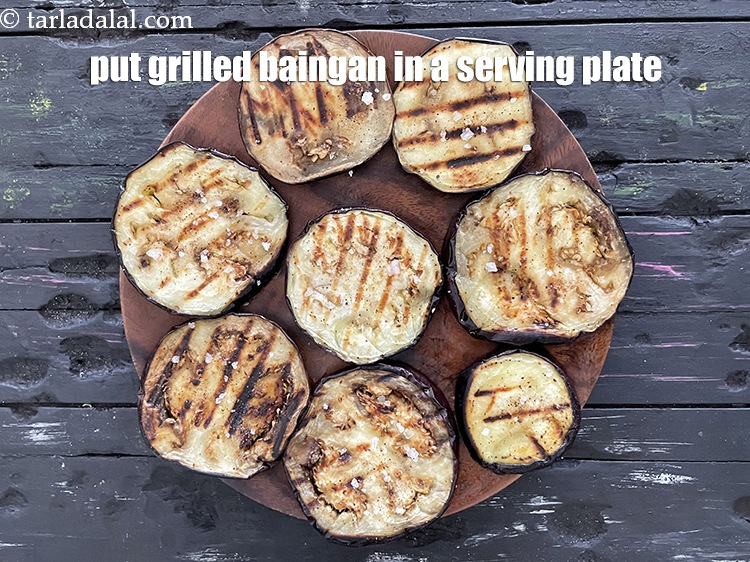 Step 14 – Put <strong>grilled aubergine </strong>in a serving bowl.
