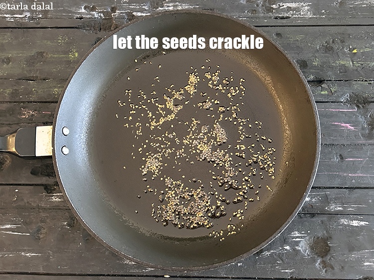 स्टेप 13 – बीज को चटकने दीजिये।