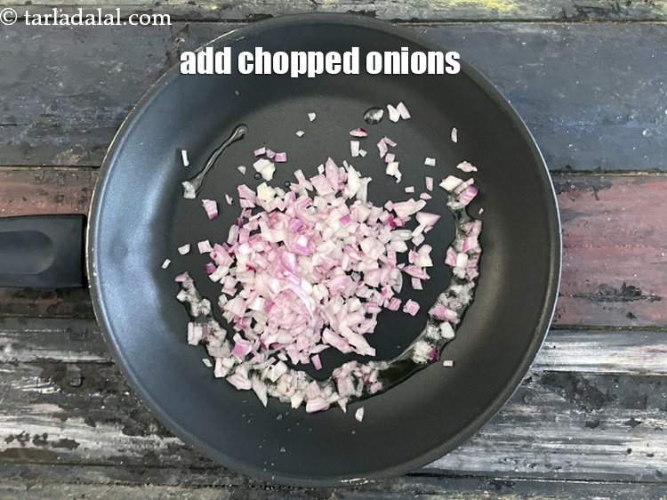 Step 14 – Add&nbsp;<meta charset="UTF-8" />1/4 cup&nbsp;sliced or chopped&nbsp;onions.