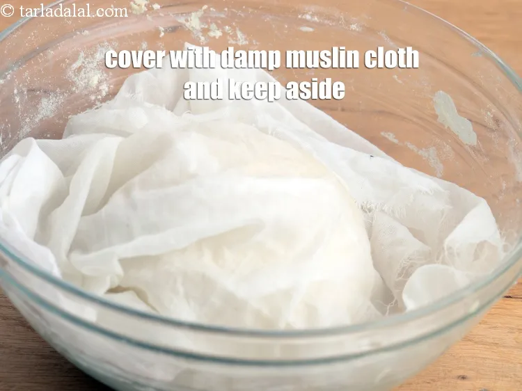 स्टेप 11 – मलमल के कपड़े से ढककर 1 घंटे के लिए अलग …