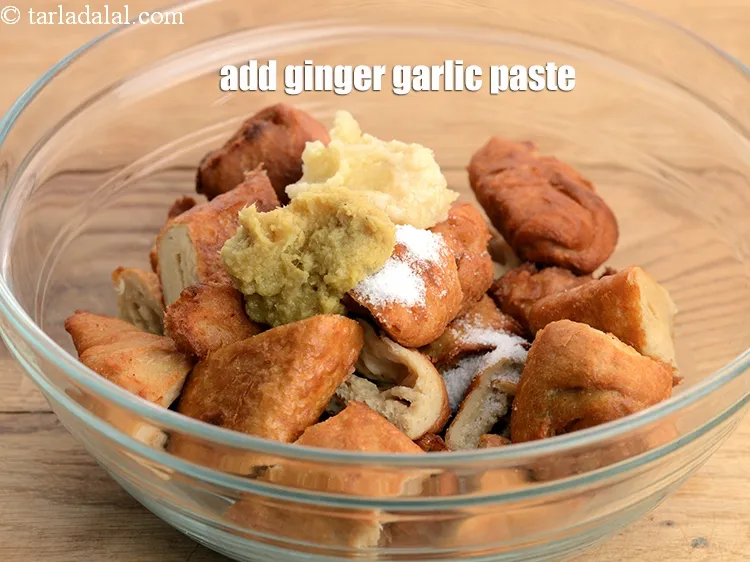 Step 15 – Add 1 tbsp <a href="https://www.tarladalal.com/glossary-ginger-adrak-453i">ginger (adrak)</a>&nbsp;<a href="https://www.tarladalal.com/glossary-garlic-paste-lehsun-ki-paste-lahsun-ki-paste-350i">garlic (lehsun) paste</a>.