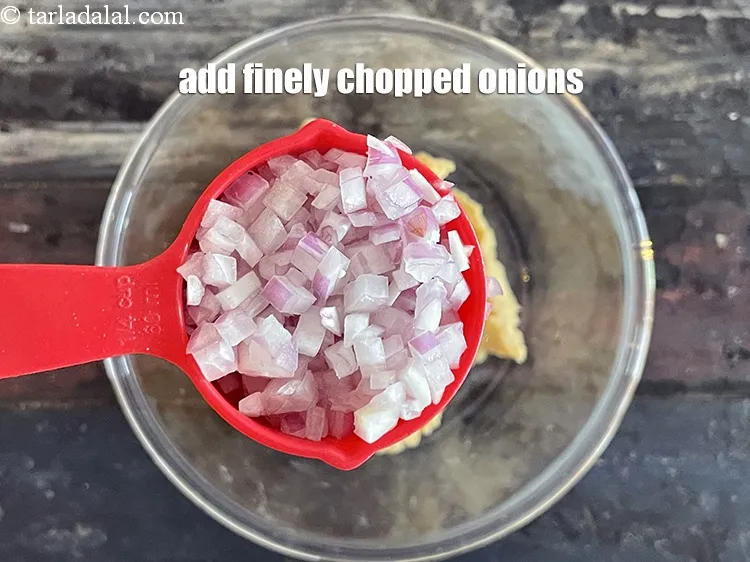 Step 19 – Add&nbsp;<meta charset="UTF-8" />1/4 cup&nbsp;finely&nbsp;chopped onions.