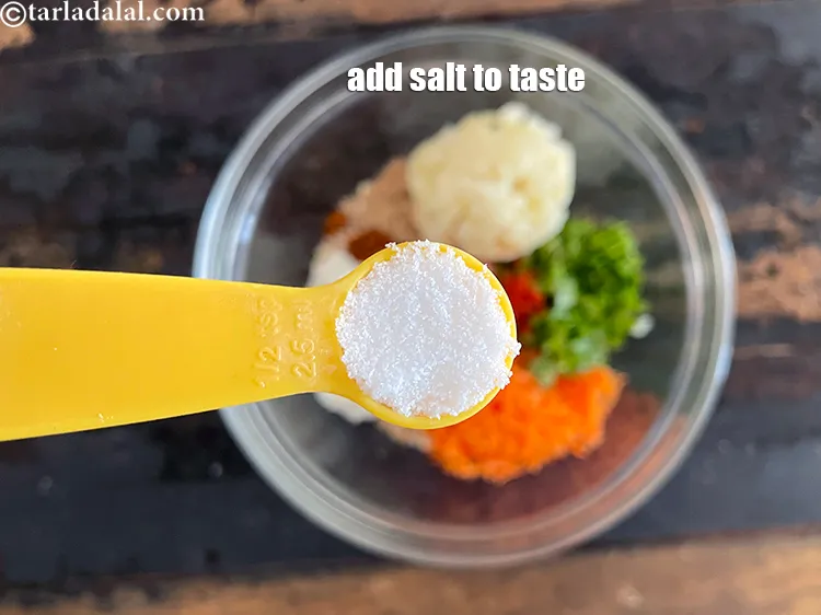 स्टेप 24 – नमक स्वादअनुसार&nbsp;डालें।