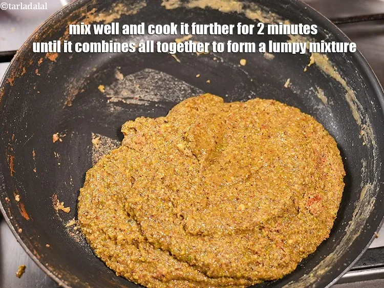 स्टेप 13 – अच्छी तरह से मिलाएं और इसे 2 मिनट तक पकाएं …