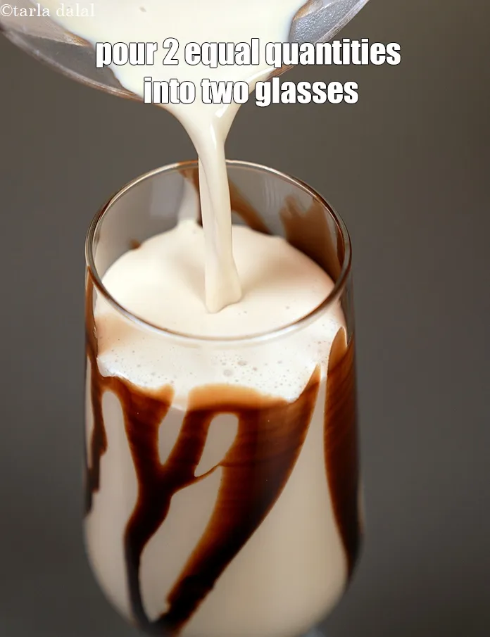 स्टेप 13 – 2 बराबर मात्रा में दो गिलास में डालें।