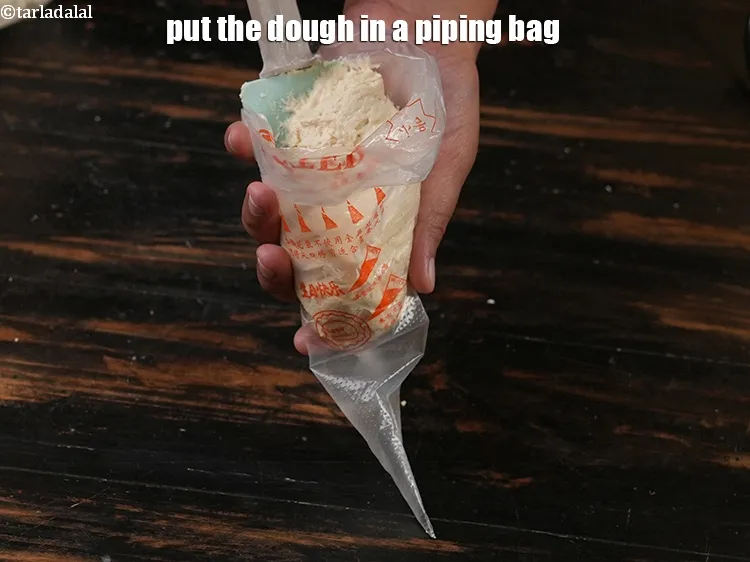 Step 13 – Put the dough in a piping bag.