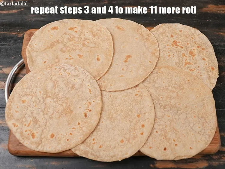 स्टेप 13 – विधि क्रमांक 3 और 4 को दोहराकर 11 और रोटियां …