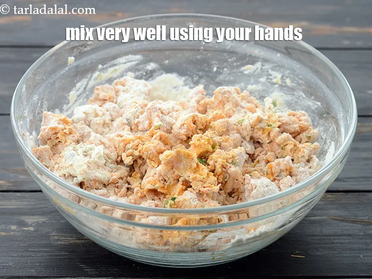 स्टेप 13 – इसे अपने हाथों से अच्छी तरह मिला लें।.&nbsp;