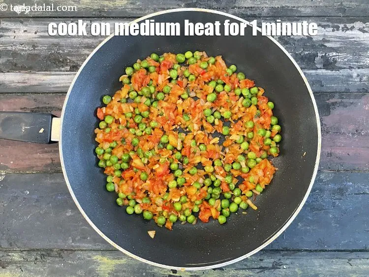 Step 18 – Cook on a medium flame for 1 minute, while stirring occasionally.