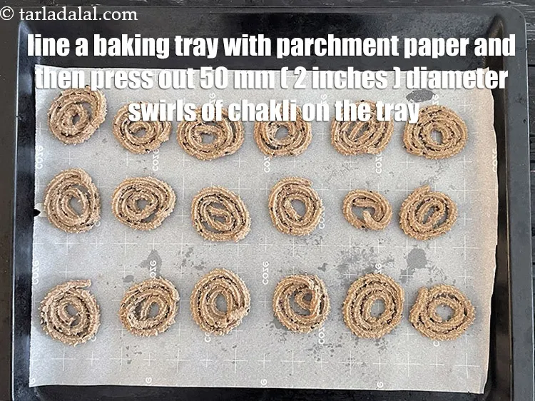 स्टेप 16 – आटे को बीच से गोल घुमाते हुए, लगभग लगभग 50 …