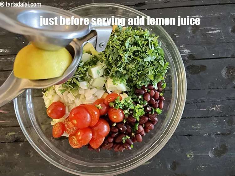 Step 16 – Just before serving add&nbsp;<meta charset="UTF-8" />1 tbsp&nbsp;<a href="glossary-lemon-juice-numbi-ka-ras-nimbu-ka-juice-471i">lemon juice</a>.