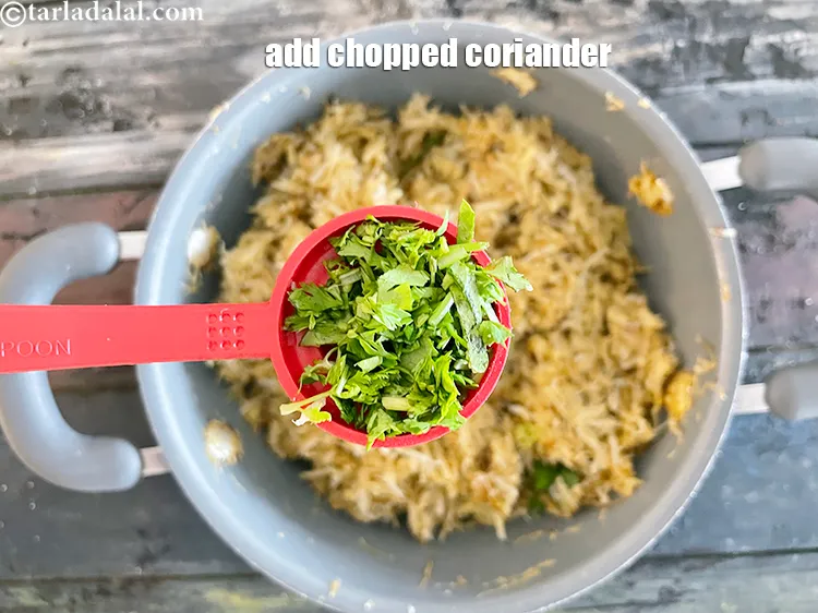 Step 19 – <meta charset="UTF-8" />Add 2 tbsp&nbsp;finely&nbsp;<a href="glossary-chopped-coriander-783i">chopped coriander (dhania)</a>&nbsp;, optional.