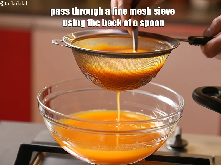 स्टेप 16 – ब्राउन वेजिटेबल स्टॉक&nbsp;को चम्मच के पिछले भाग का उपयोग करके …