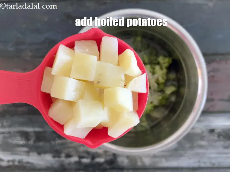 Step 15 – <meta charset="UTF-8" />Add 1/4 cup&nbsp;roughly&nbsp;<a href="glossary-boiled-and-chopped-potatoes-1879i">chopped boiled potatoes</a>.