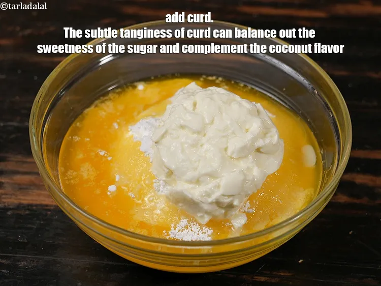 स्टेप 14 – १/२ कप&nbsp;<a href=""https://www.tarladalal.com/glossary-curd-dahi-yogurt-yoghurt-hindi-383i"">दही</a>&nbsp;डालें&nbsp;। दही का हल्का खट्टापन चीनी की मिठास …