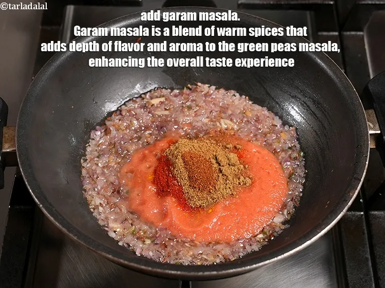 स्टेप 14 – <p>१/४ टी-स्पून&nbsp;<a href="">गरम मसाला</a> डालें। गरम मसाला गर्म मसालों का …