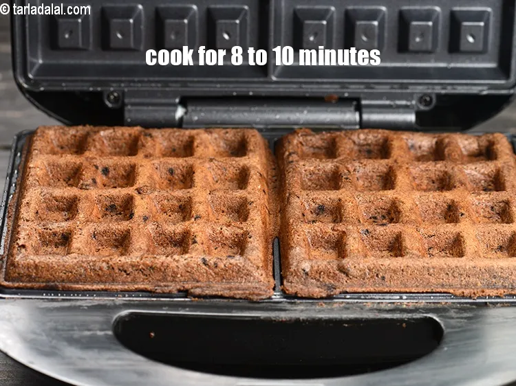 Step 14 – Cook for 8 to 10 minutes or until it is crisp from both the sides.