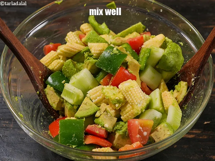 स्टेप 18 – 2 चम्मच का उपयोग करके सभी चीजों को अच्छी तरह …