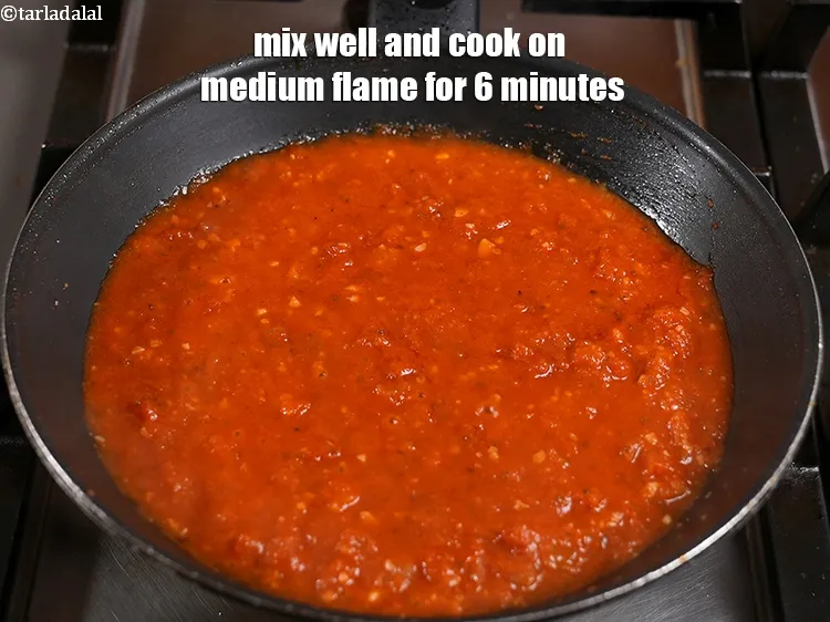 स्टेप 13 – अच्छी तरह मिलाएं और मध्यम आंच पर ६ मिनट तक …