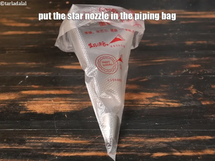 Step 15 – Put the star nozzle in the piping bag.