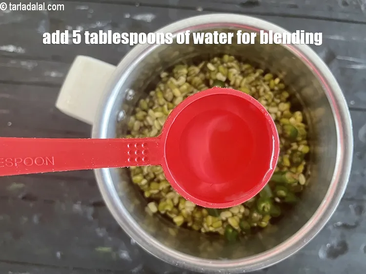 Step 14 – <meta charset="UTF-8" />Add approx. 5 tbsp of water for blending.&nbsp;&nbsp;