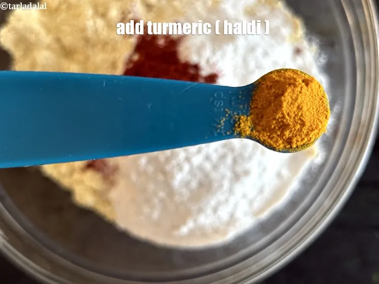 Step 14 – Add&nbsp;<meta charset="UTF-8" />1/4 tsp haldi.