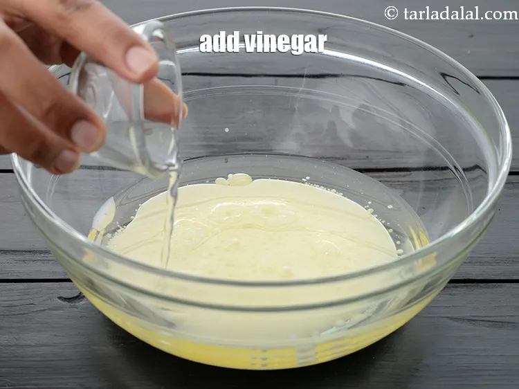 Step 14 – Add 1 tsp &nbsp;<a href="https://www.tarladalal.com/glossary-vinegar-sirka-cooking-vinegar-341i">vinegar</a>.&nbsp;