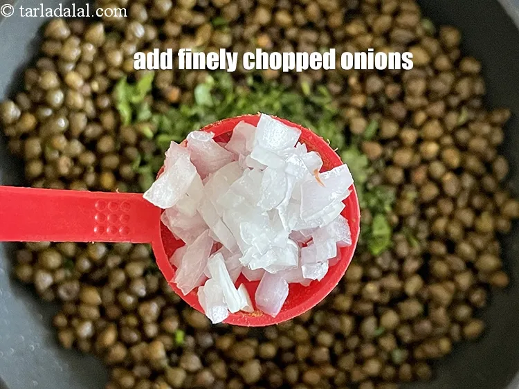 Step 24 – Add&nbsp;<meta charset="UTF-8" />4 tbsp&nbsp;finely&nbsp;chopped onions.