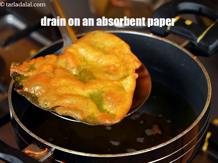 Step 14 – Drain on an absorbent paper. Keep aside.&nbsp;