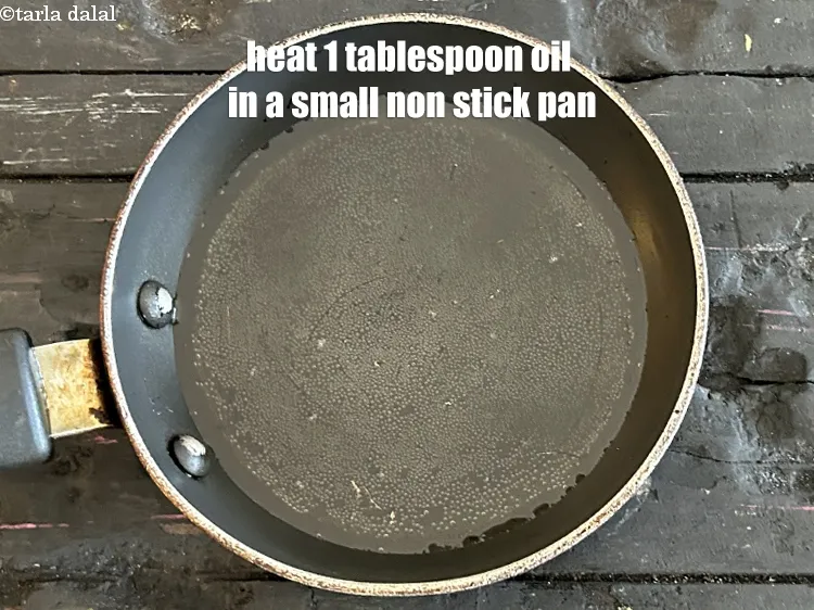 Step 15 – <p>Heat 1 tbls oil in a small&nbsp;non stick pan.</p>
