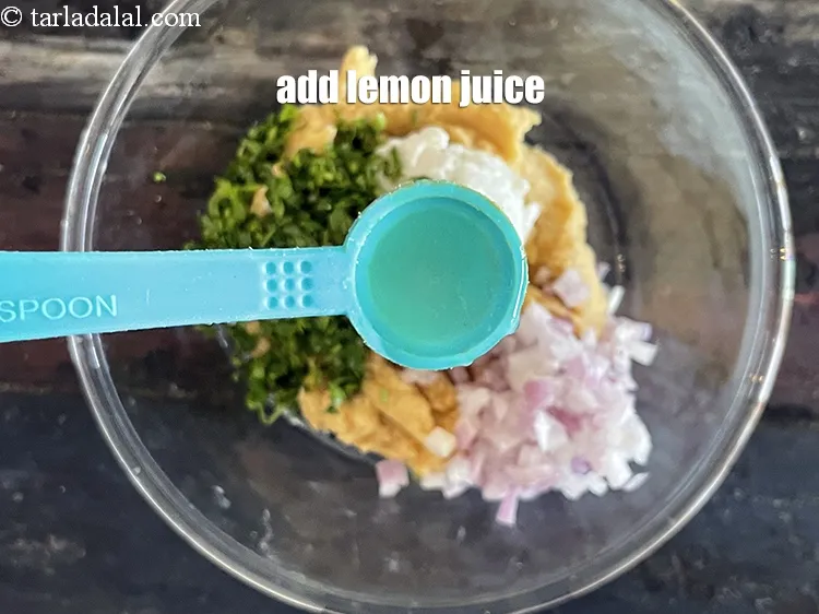 Step 21 – Add&nbsp;<meta charset="UTF-8" />1/2 tsp&nbsp;<a href="glossary-lemon-juice-numbi-ka-ras-nimbu-ka-juice-471i">lemon juice</a>.