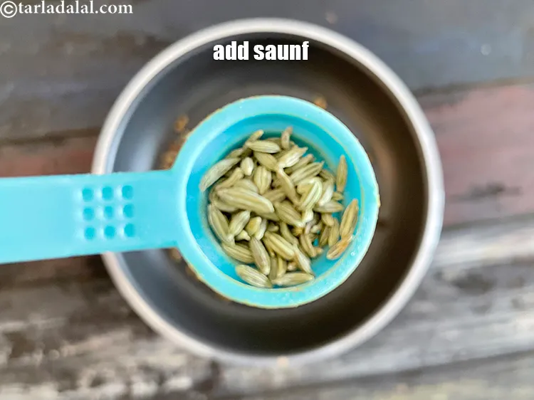 Step 15 – Add&nbsp;<meta charset="UTF-8" />1/4 tsp&nbsp;<a href="glossary-fennel-seeds-saunf-sauf-410i">fennel seeds (saunf)</a>.