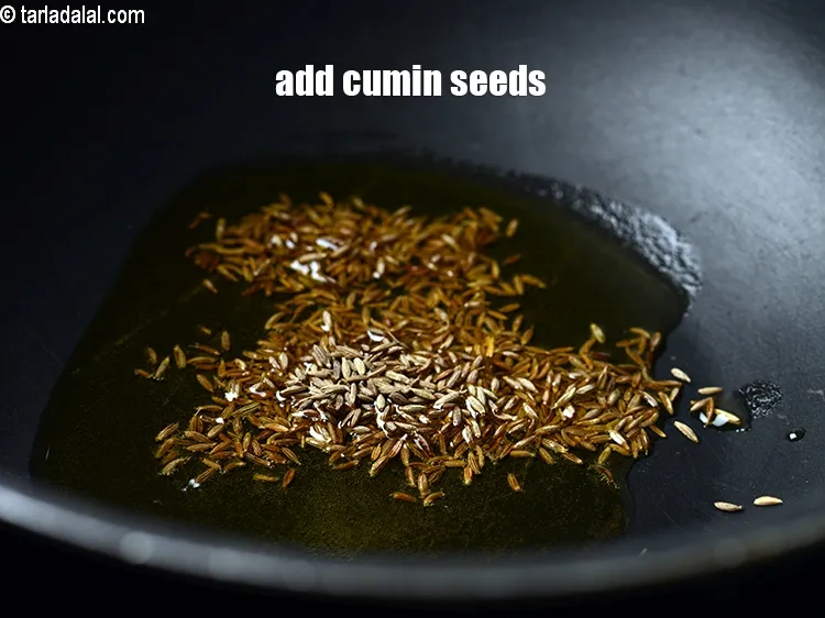 स्टेप 16 – 1 टीस्पून जीरा डालें।