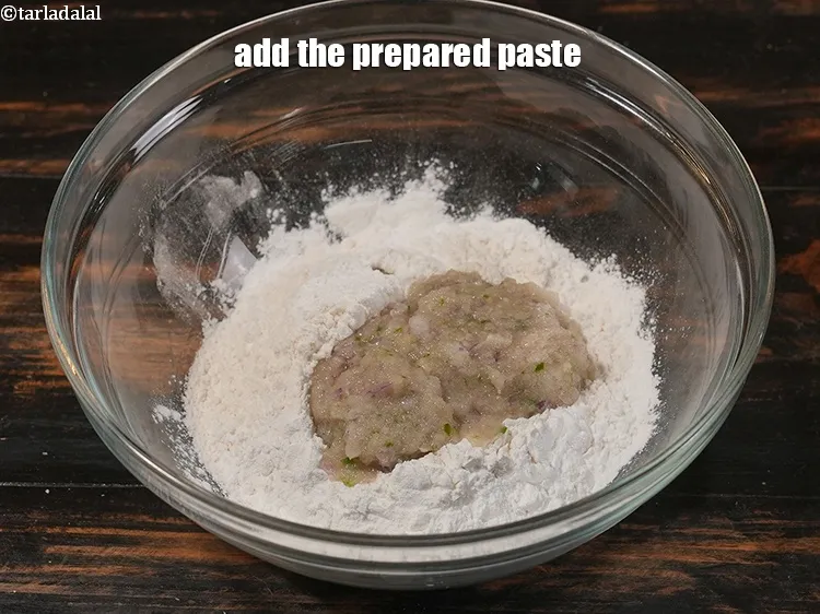 स्टेप 14 – तैयार पेस्ट डालें।