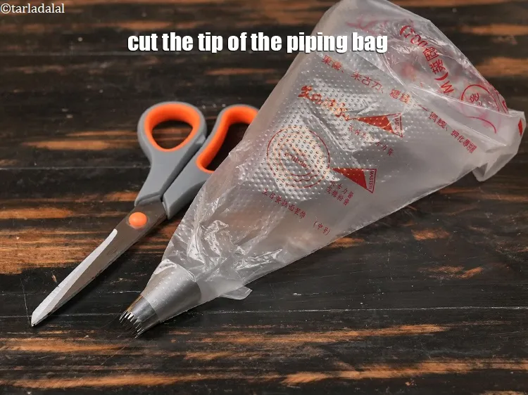 Step 16 – Cut the tip of the piping bag.