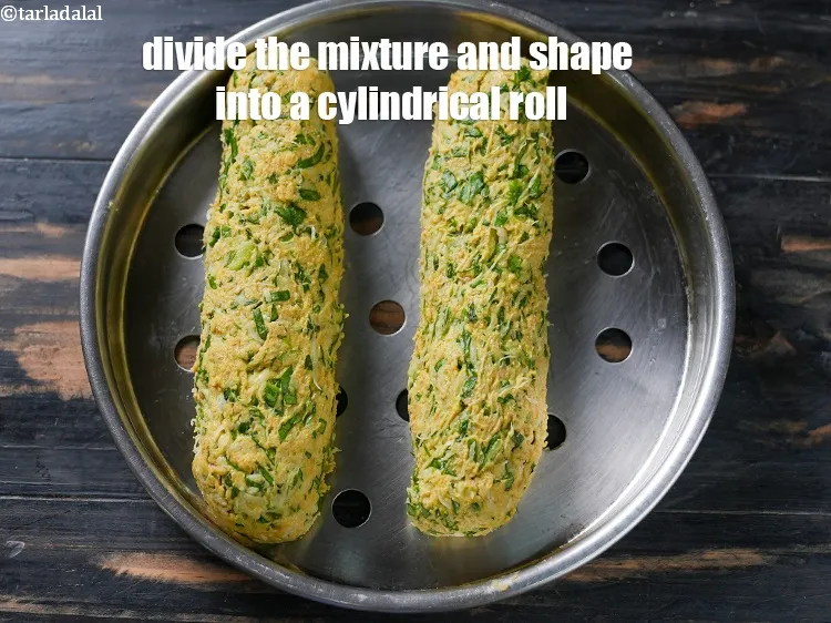 स्टेप 15 – मिश्रण को 2 बराबर भागों में बाँट लें और प्रत्येक …