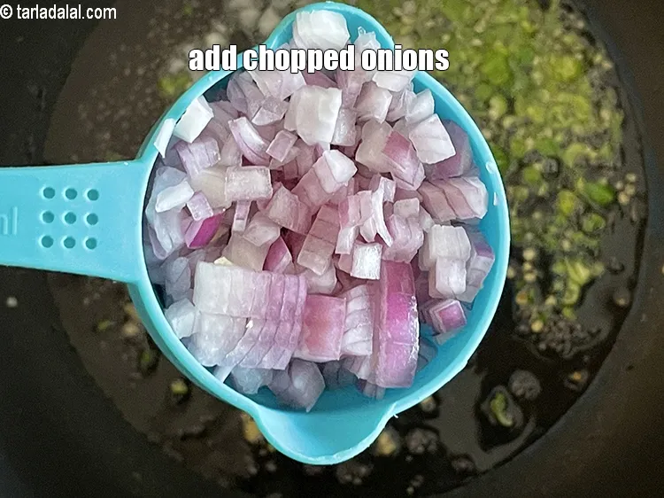 Step 28 – Add&nbsp;<meta charset="UTF-8" />1/2 cup&nbsp;<a href="glossary-chopped-onions-722i">chopped onions</a>.