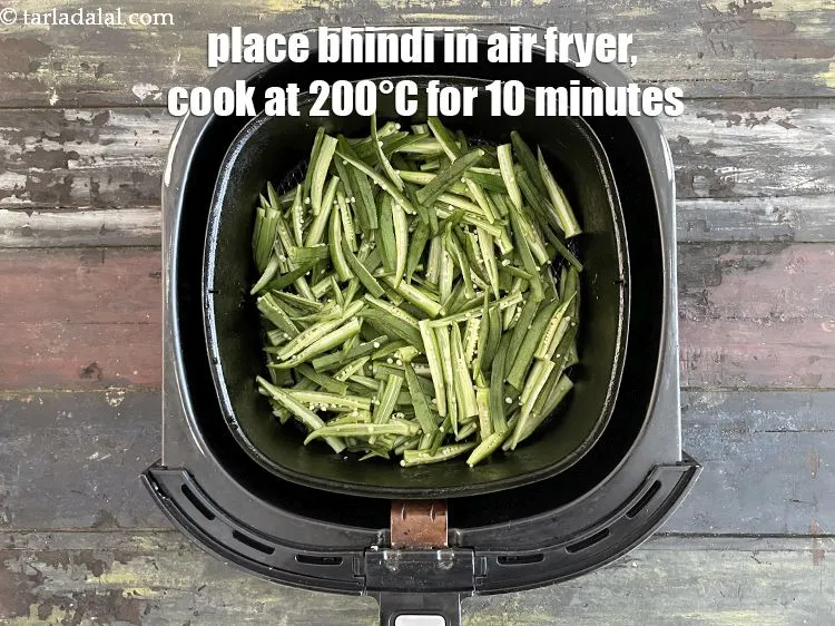 Step 17 – <meta charset="UTF-8" /> To make <strong>air fried bhindi recipe |&nbsp;<!--%3Cmeta%20charset%3D%22UTF-8%22%20%2F%3E-->healthy air fryer crispy okra (ladies …