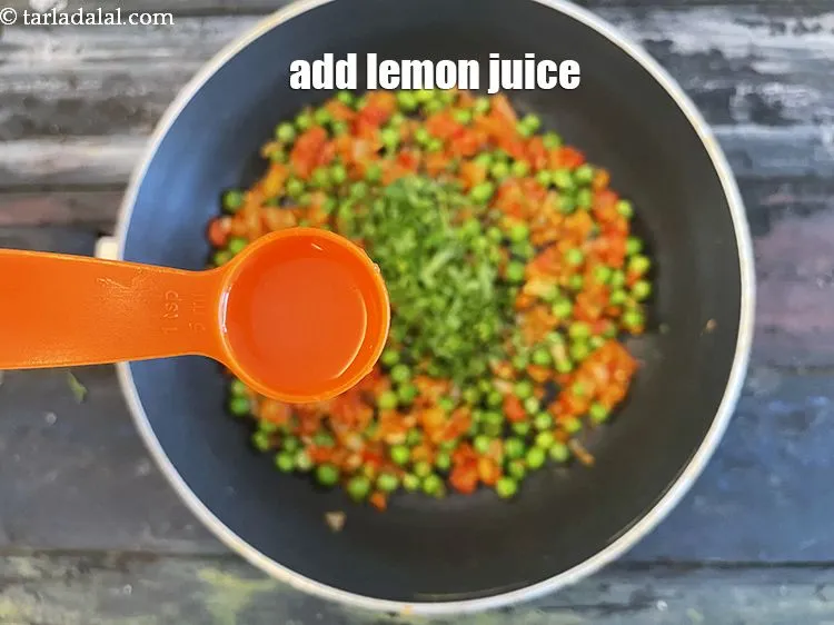 Step 20 – Add&nbsp;<meta charset="UTF-8" />2 tsp&nbsp;<a href="glossary-lemon-juice-numbi-ka-ras-nimbu-ka-juice-471i">lemon juice</a>.