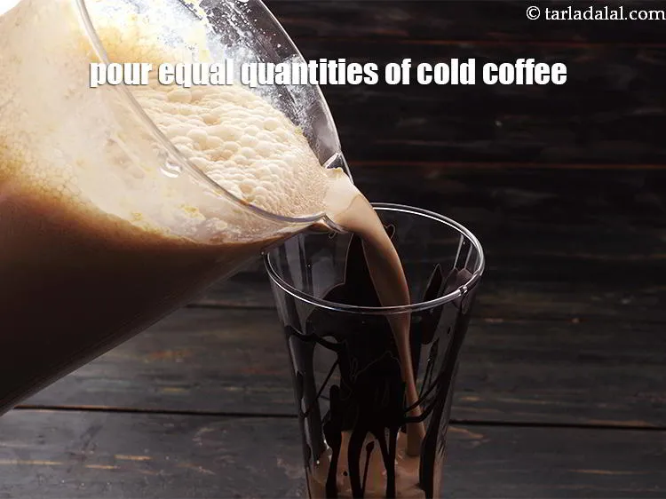 स्टेप 21 – ६ अलग-अलग सजाए गए गिलासों में समान मात्रा में कोल्ड …